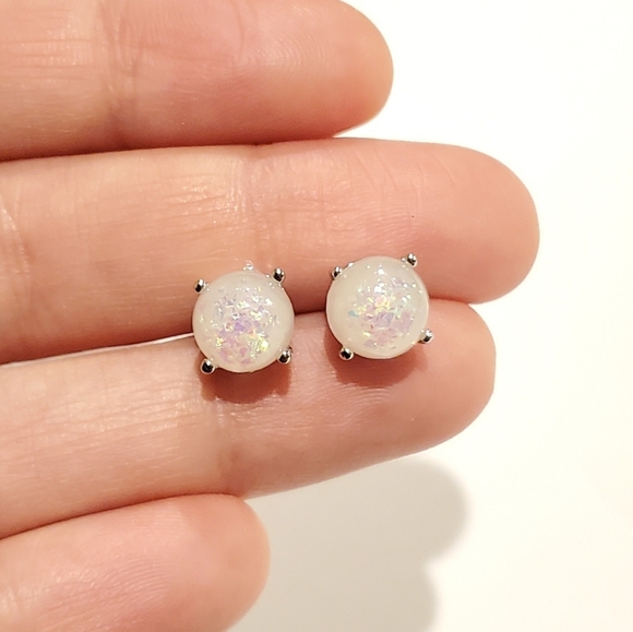 NWOT 8mm White Triplet Opal Stud Earrings - Picture 2 of 16
